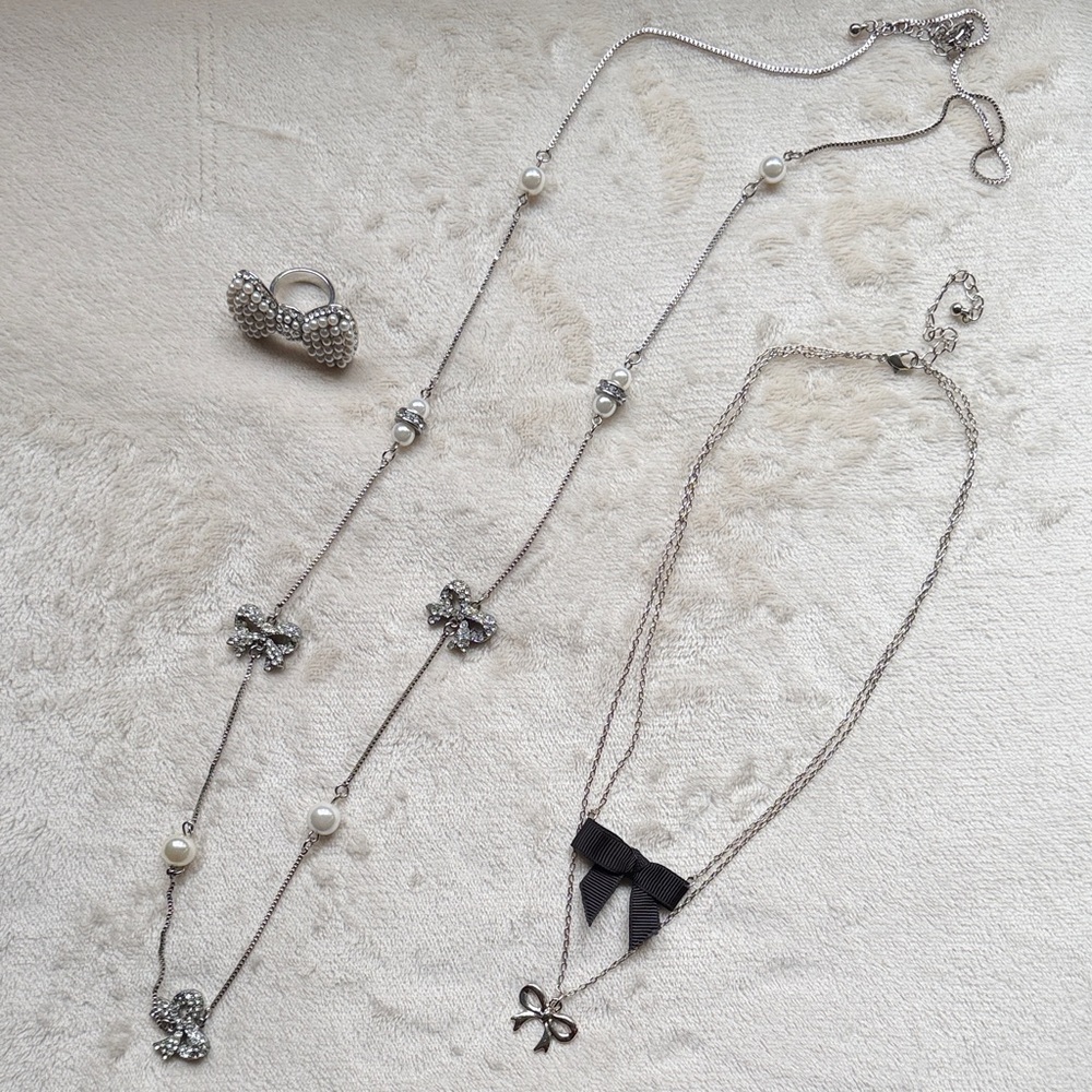 Forever 21 Bow Necklaces and Ring Set of 3